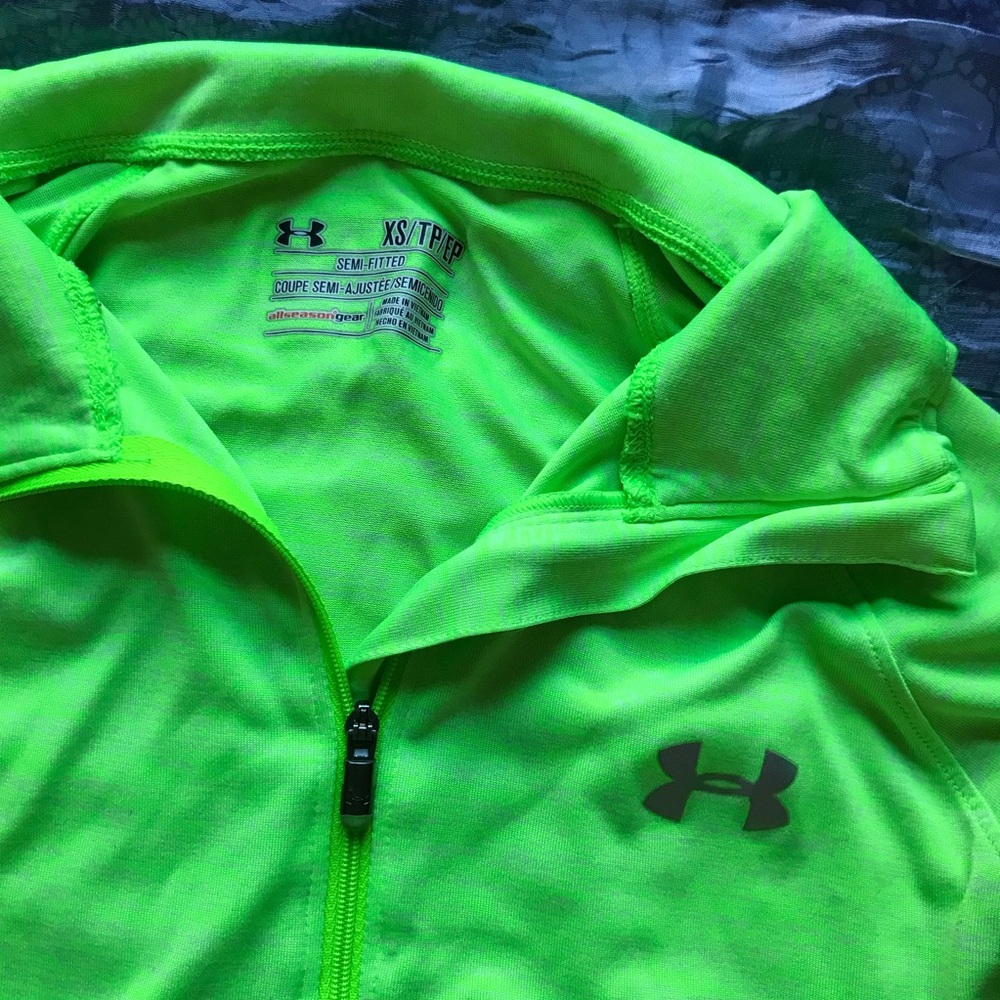💚🖤Under armor half zip long sleeve🖤💚